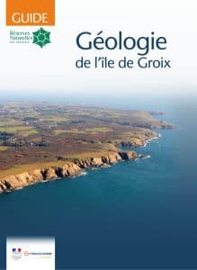 Les guides sont disponibles à l'achat dans les librairies de l'île de Groix